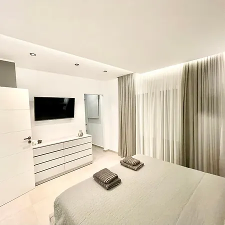 White House Kokas Luxury *