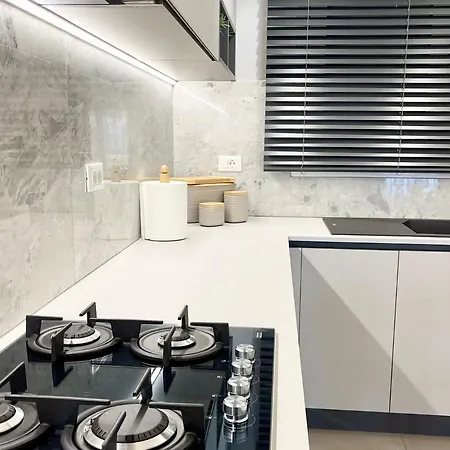 White House Kokas Luxury Apartment *