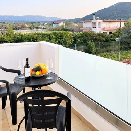 White House Kokas Luxury Apartment *