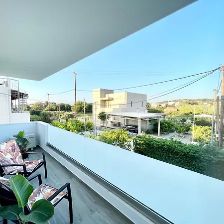 White House Kokas Luxury Apartment