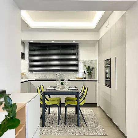 White House Kokas Luxury Kremastí