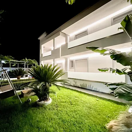 White House Kokas Luxury *